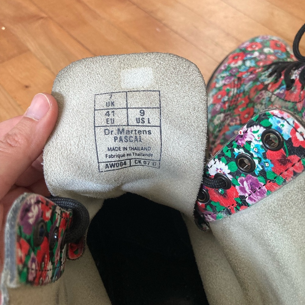 Dr. Martens Pascal Floral Boots - Picture 5 of 5